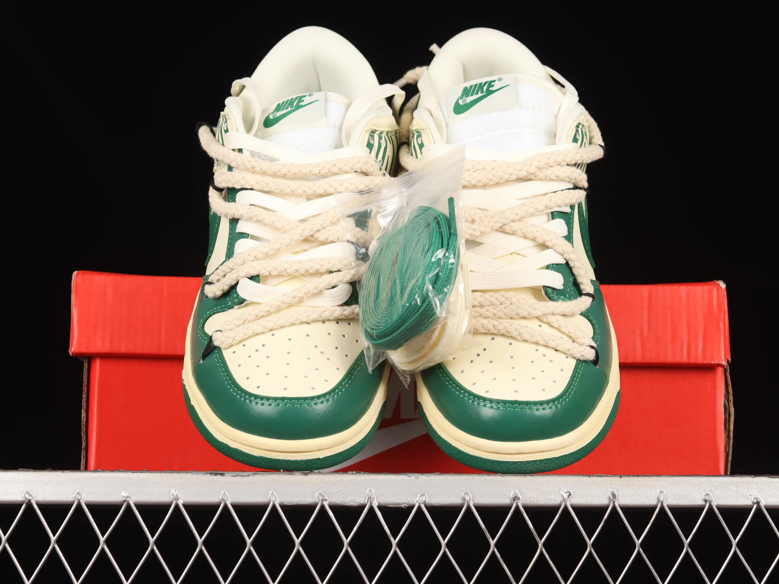 All categories Nk SB Dunk series Nk SB Dunk Low low-top sneakers Nk Dunk Low distressed beige customized version of deconstructed strap casual sneakers DD1503-112